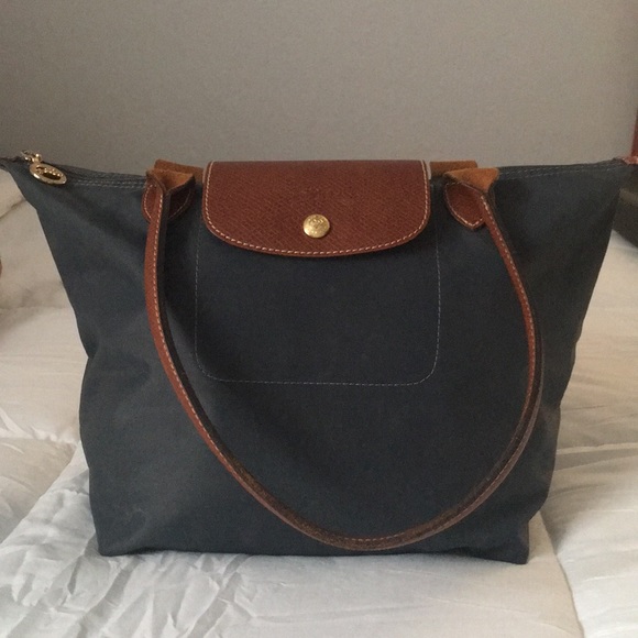 Longchamp Handbags - Longchamp le pliage medium bag